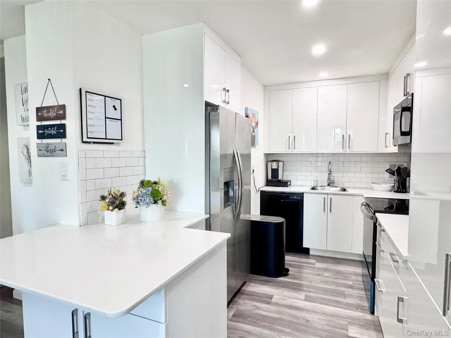 10-21 162 Street #5D, Beechhurst, NY 11357 - #3