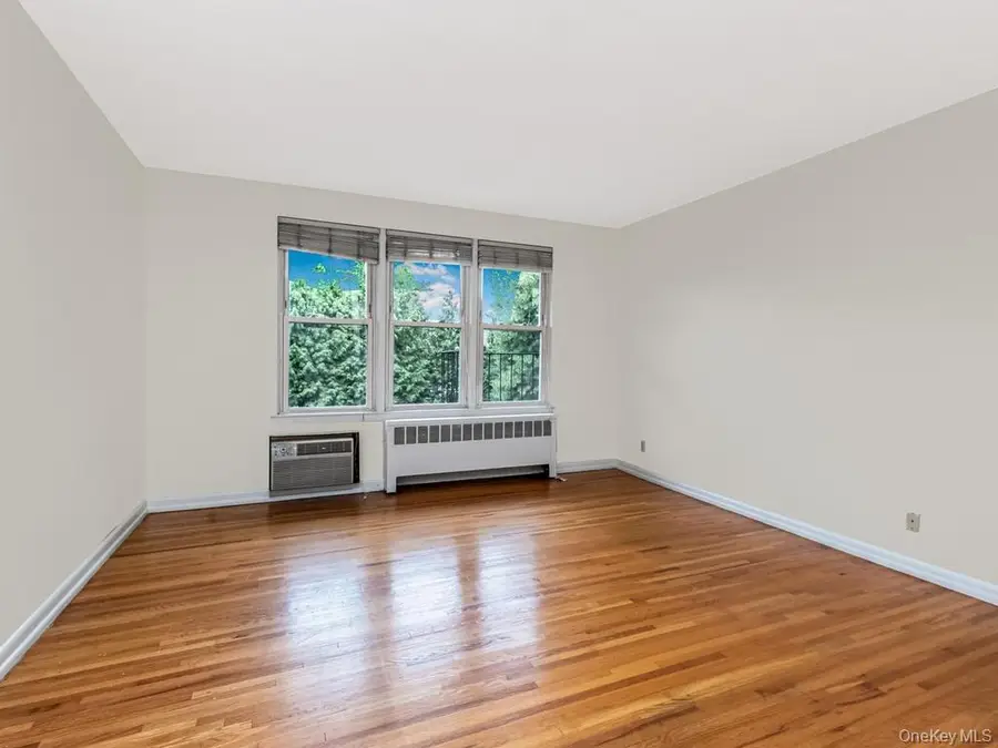 25 Trinity Place #3J, New Rochelle, NY 10805 - #3