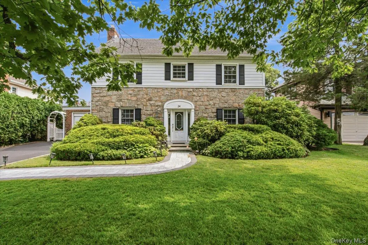 24 Overlook Road, Great Neck, NY 11020 - #1