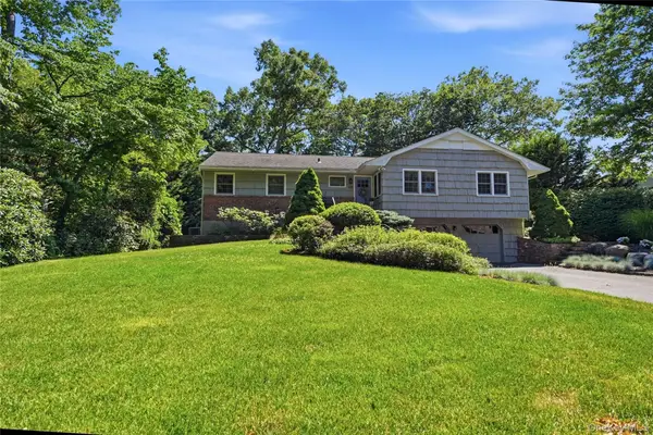 115 Autumn Drive, Hauppauge, NY 11788