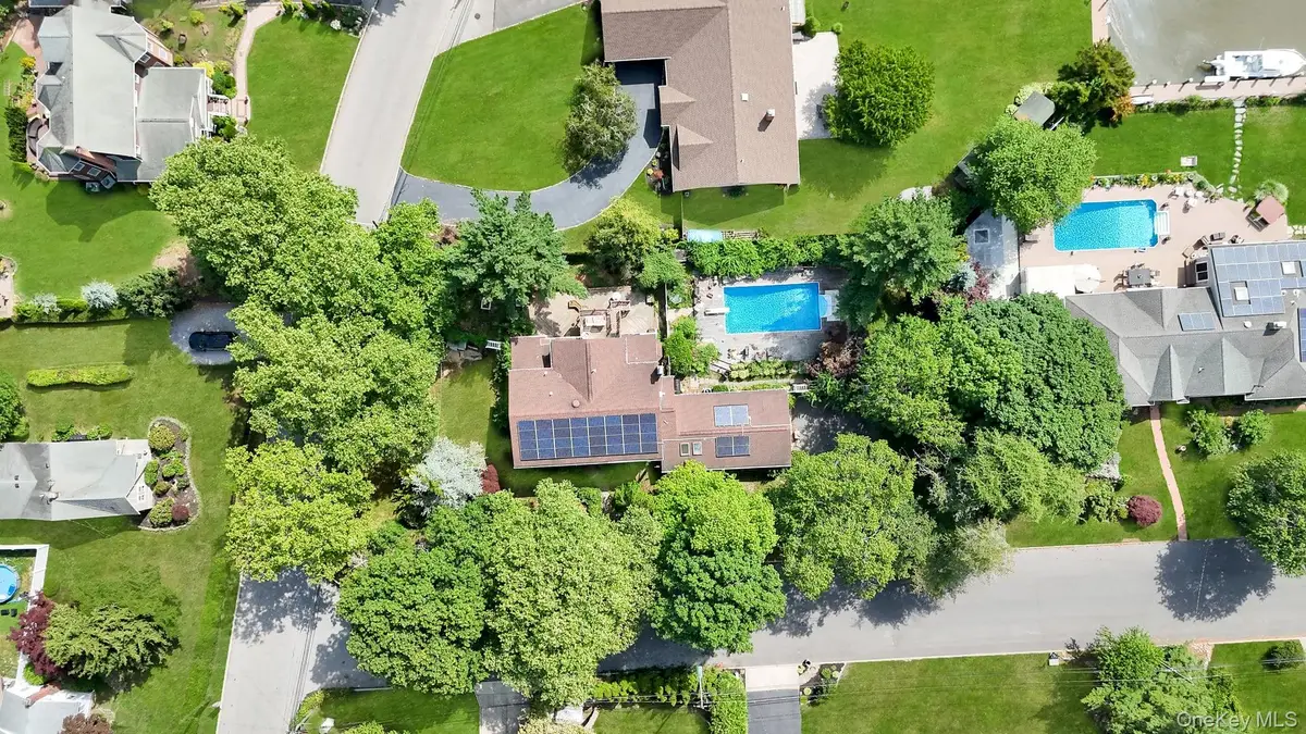 55 Riverview Court, Oakdale, NY 11769 - #1