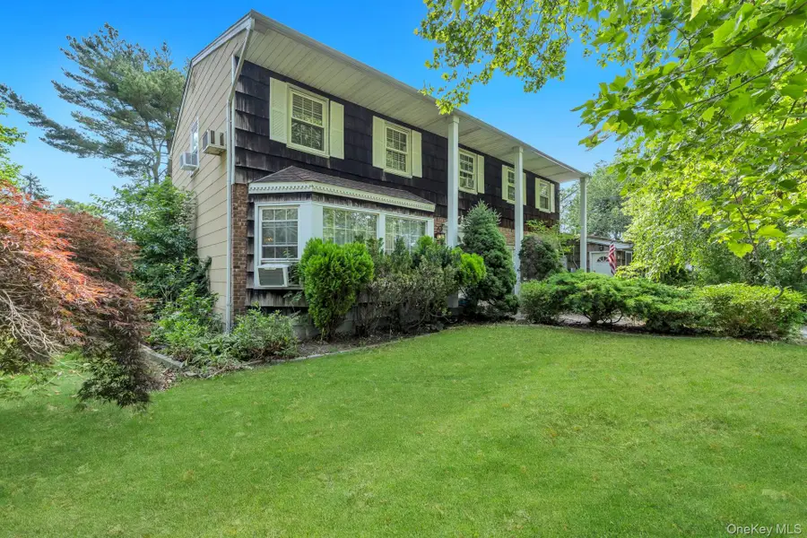 55 Riverview Court, Oakdale, NY 11769 - #3
