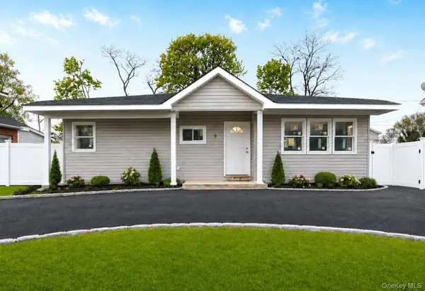 9 Emerald Lane S, Amityville, NY 11701