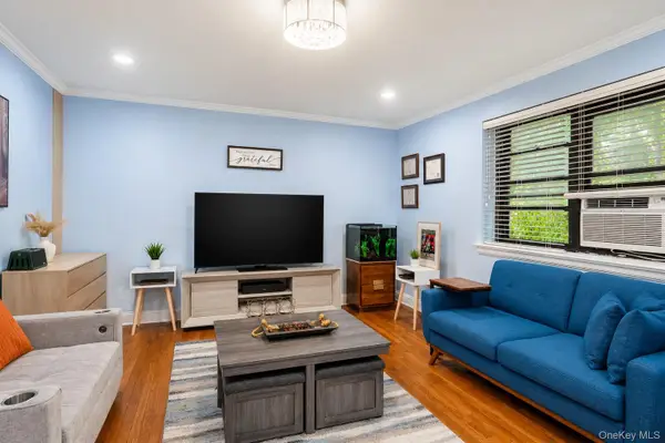 30 Grace Avenue #2F, Great Neck, NY 11021