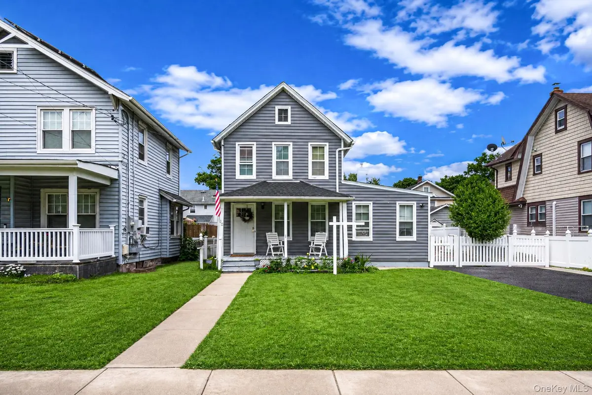 160 Rocklyn Avenue, Lynbrook, NY 11563 - #1