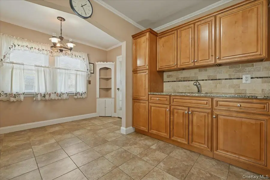 210 Madison Street, Franklin Square, NY 11010 - #2