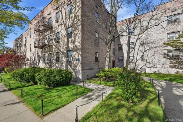 7837 Main Street #2D, Flushing, NY 11367