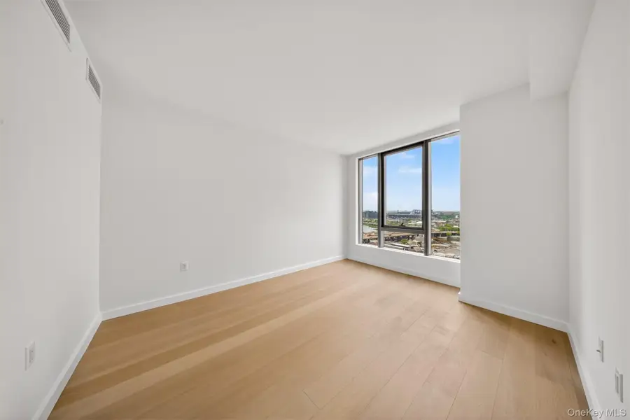 3371 Prince Street #8G, Flushing, NY 11354 - #2