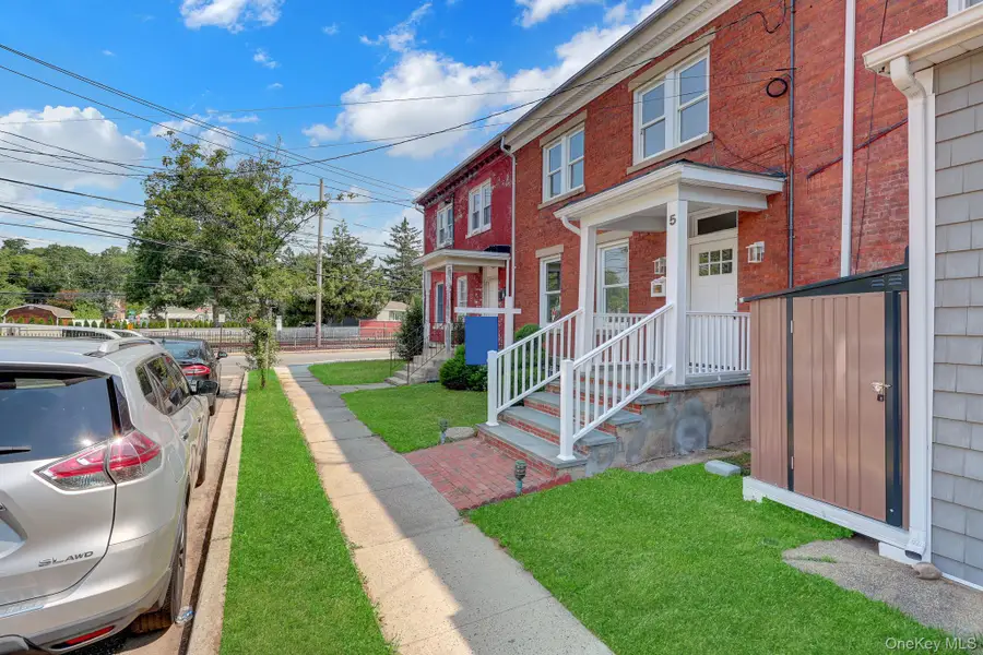 5 Columbia Street, Farmingdale, NY 11735 - #3