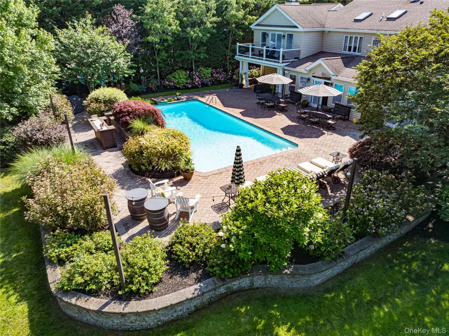 9 Crick Holly Lane, East Islip, NY 11730 - #3