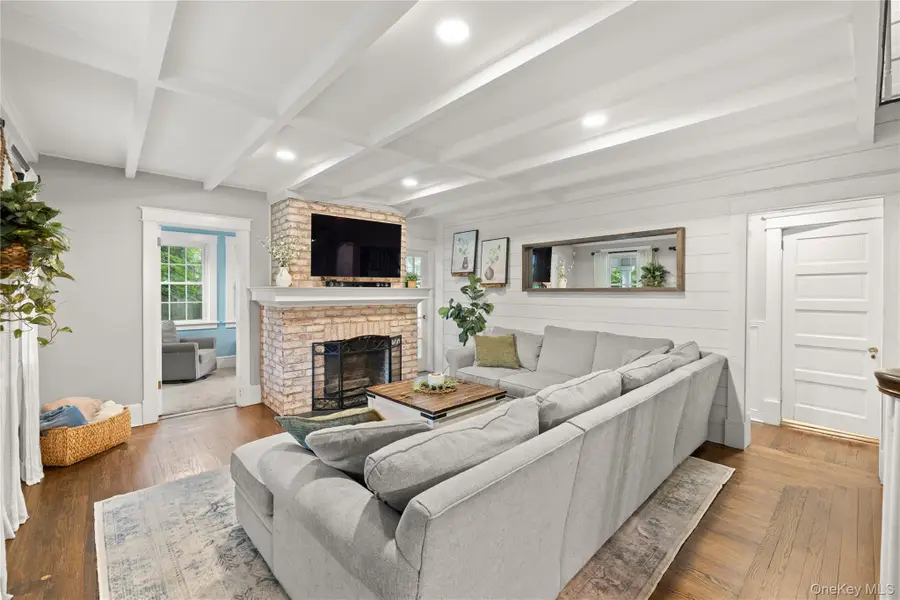 341 Woodland Drive, Brightwaters, NY 11718 - #3