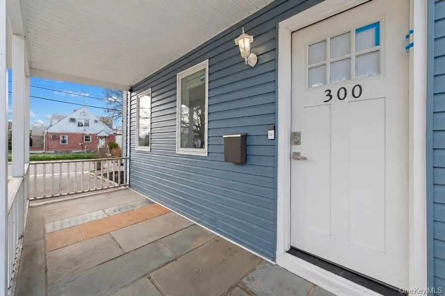 300 Daub Avenue, Hewlett, NY 11557 - #2