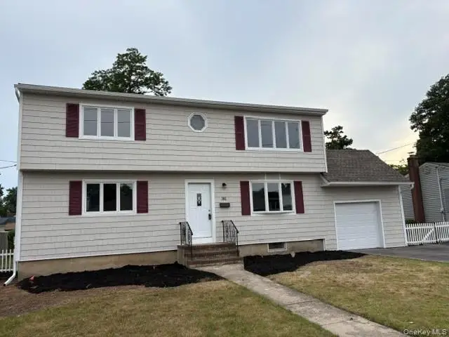 381 N Clinton Avenue, Lindenhurst, NY 11757 - #3