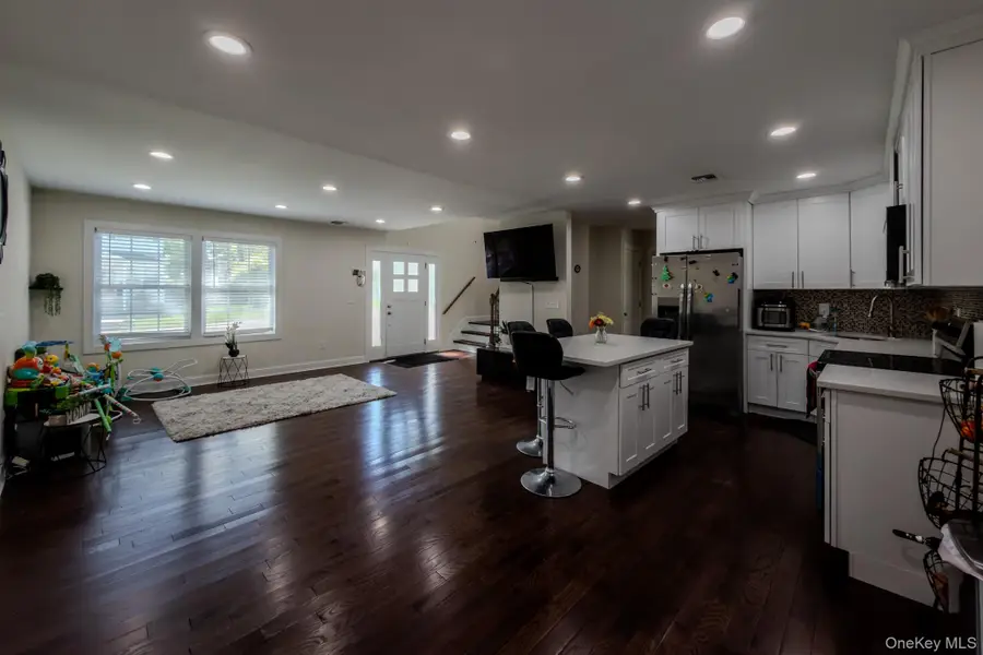 71 Penn Street, Lake Grove, NY 11755 - #2