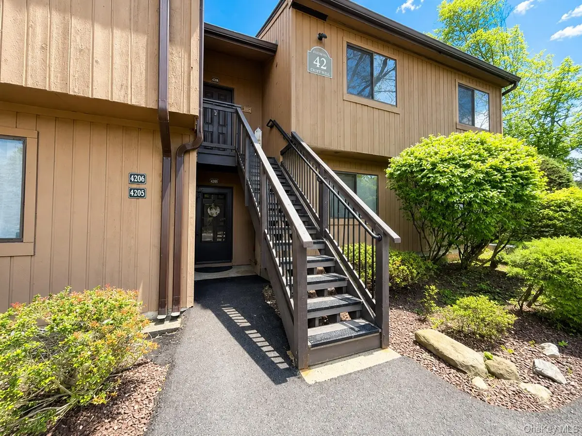 4205 Fox Lane, Poughkeepsie, NY 12603 - #1