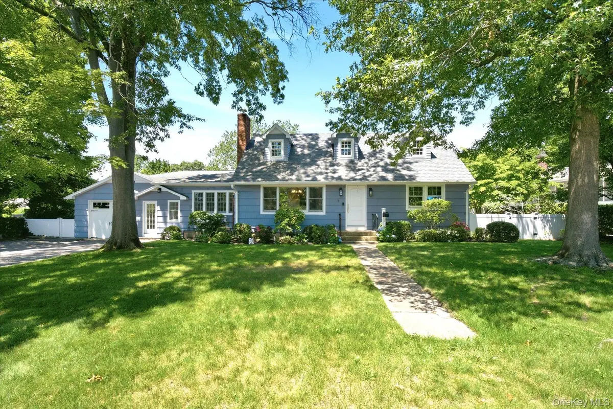 7 Vine Street, Bayville, NY 11709 - #1