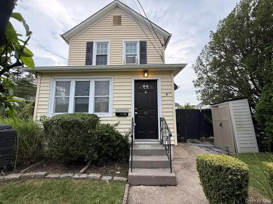 42 Whitney Avenue, Syosset, NY 11791 - #2