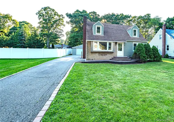 52 Summit Drive, Smithtown, NY 11787