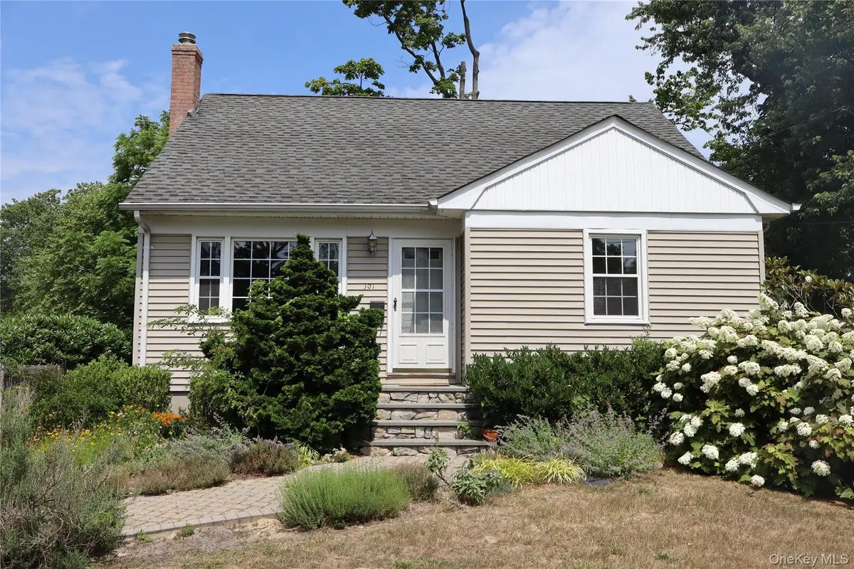 301 Foster Avenue, Sayville, NY 11782 - #1