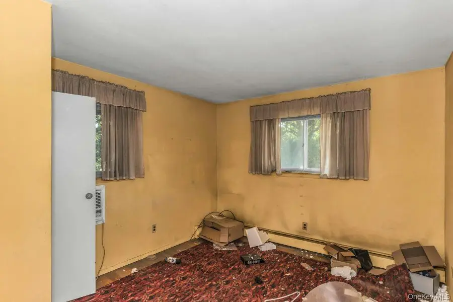 61 Redwood Lane, Massapequa Park, NY 11762 - #3