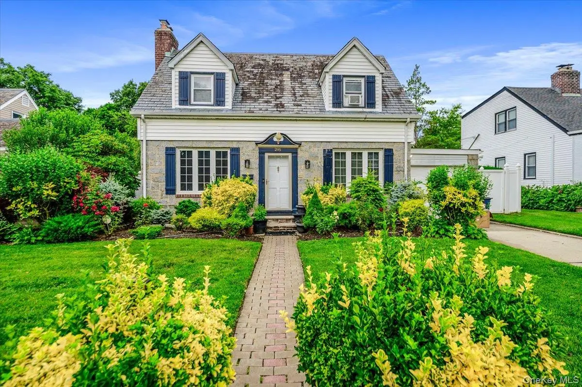 295 Maryland Avenue, Freeport, NY 11520 - #1