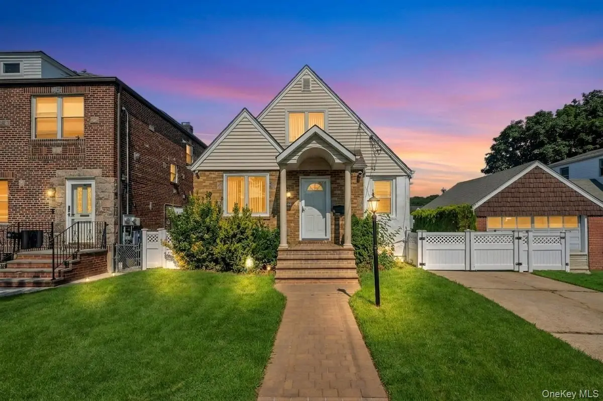 374 Rockaway Parkway, Valley Stream, NY 11580 - #1