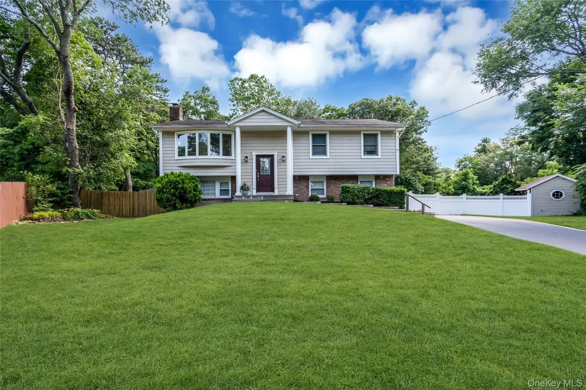 4 Dale Court, Hauppauge, NY 11788 - #1