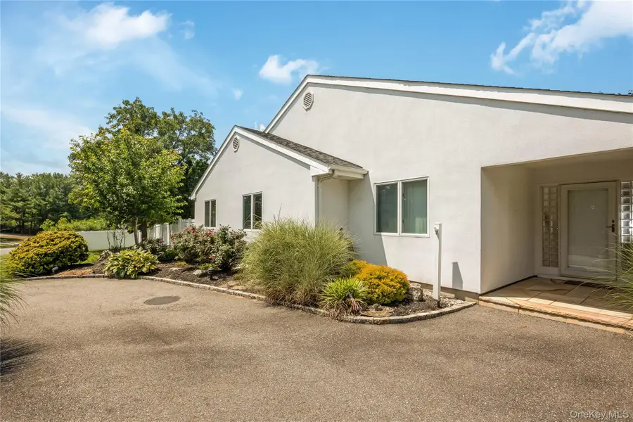 6 Twilight Court, Melville, NY 11747 - #2