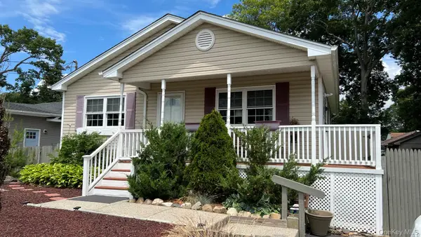 89 Rugby Drive, Shirley, NY 11967