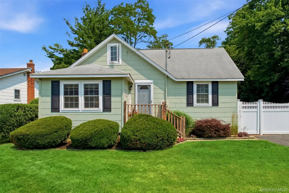 131 Terrace Avenue, West Babylon, NY 11704 - #1