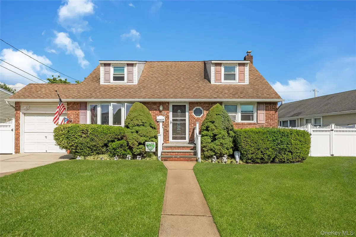 23 Scholl Drive, Farmingdale, NY 11735 - #1