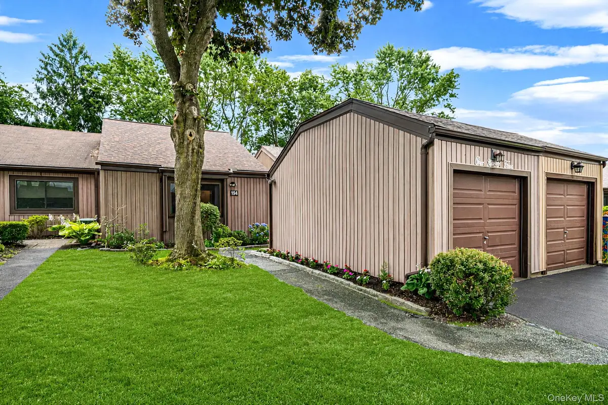 194 Strathmore Gate Drive, Stony Brook, NY 11790 - #1