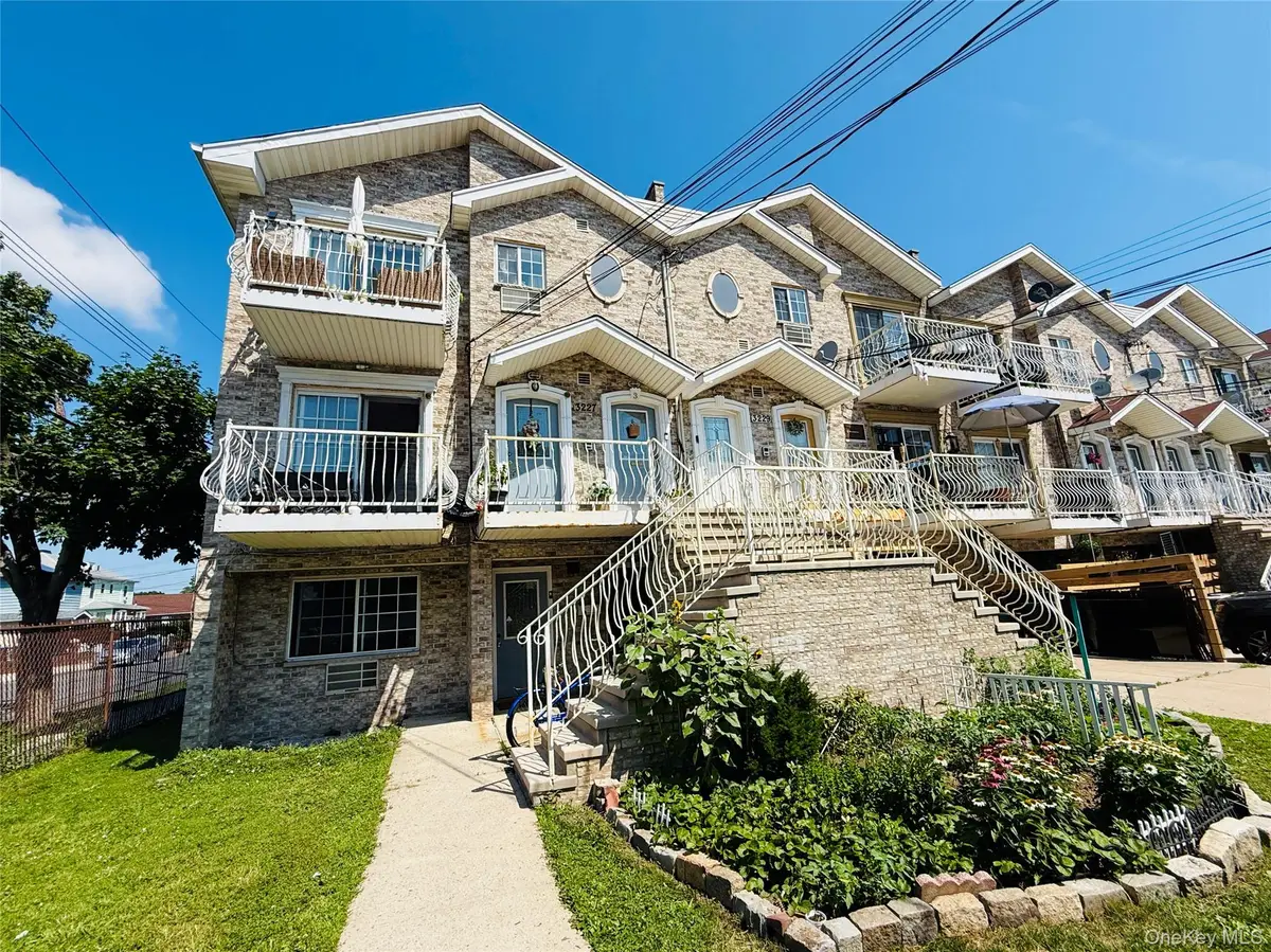 3227 Philip Avenue, Bronx, NY 10465 - #1