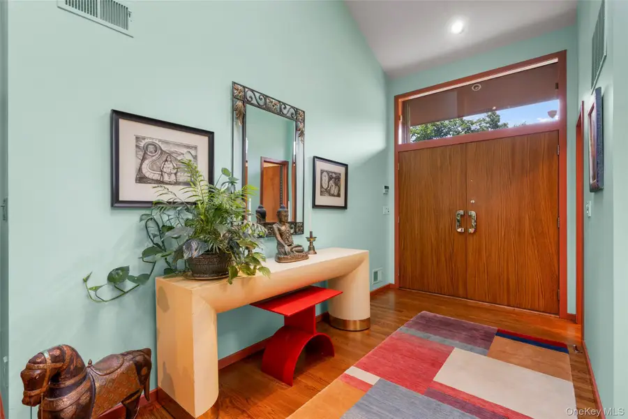 132 Barton Road, White Plains, NY 10605 - #3