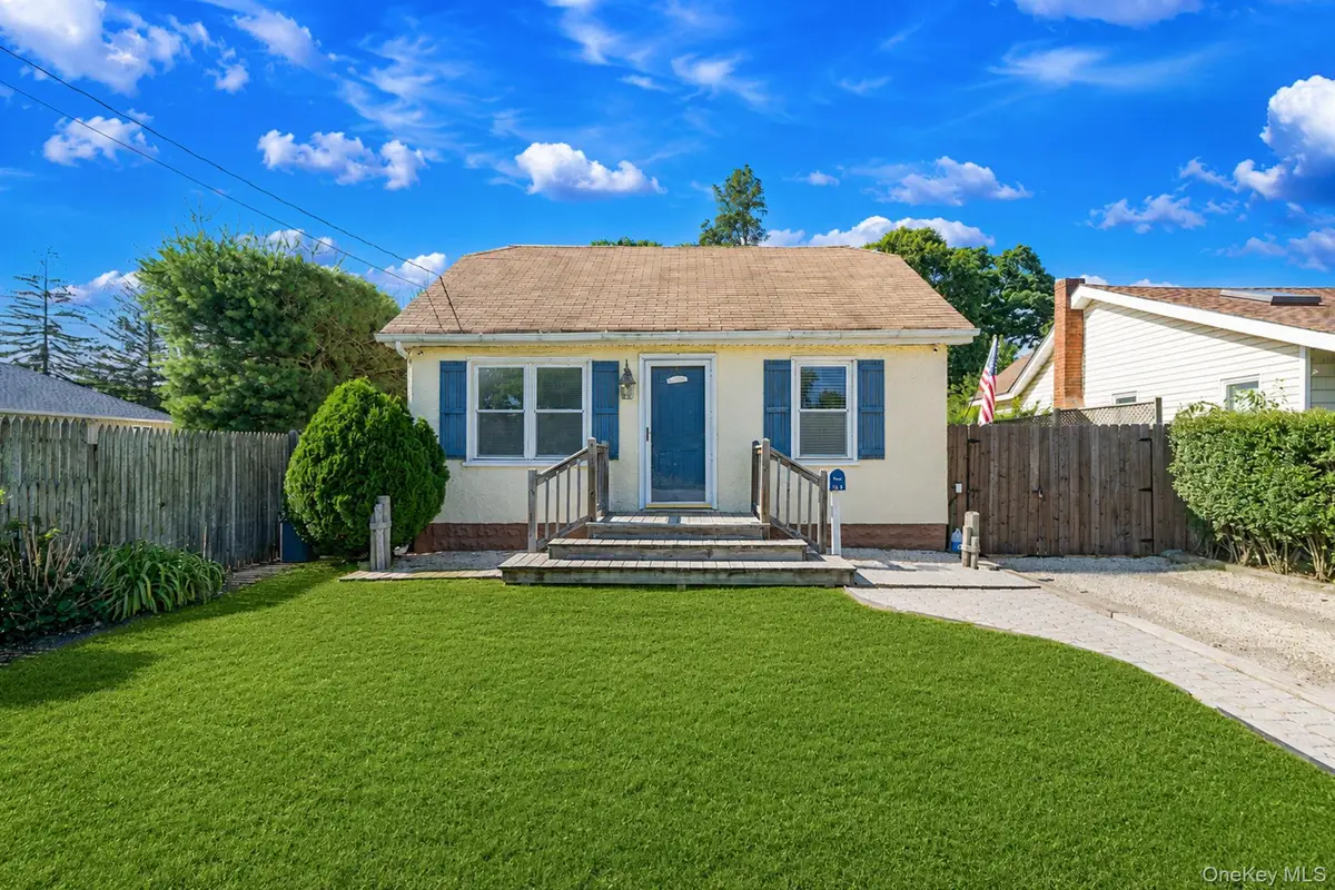 7 Inca Drive, Bay Shore, NY 11706 - #1
