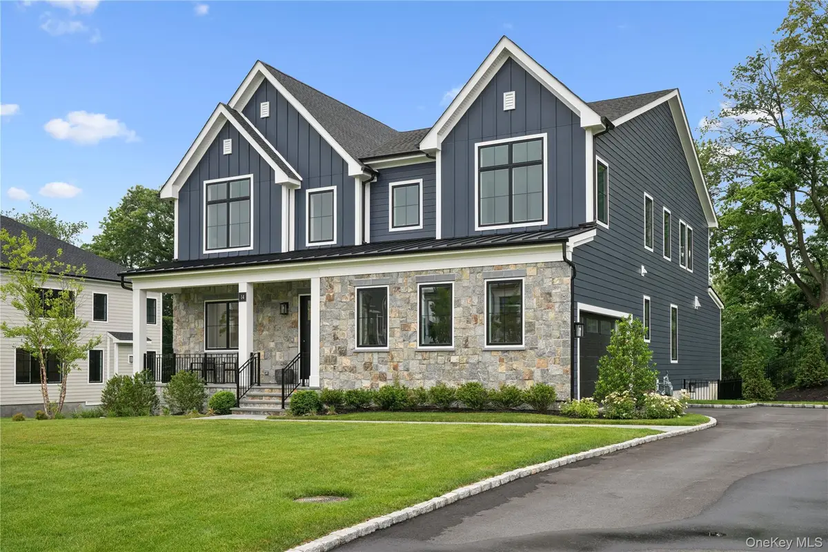 14 Sequoia Circle, Manhasset, NY 11030 - #1