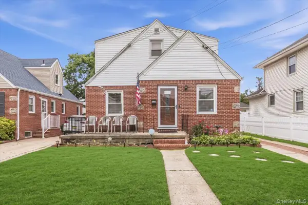 120 N 10th Street, New Hyde Park, NY 11040