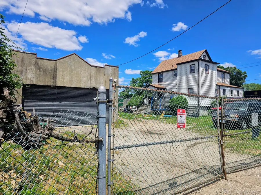 111 Wahl Avenue, Inwood, NY 11096 - #3