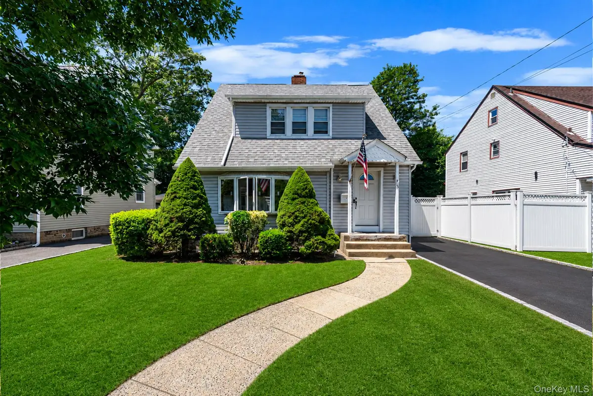 33 Sherman Street, Merrick, NY 11566 - #1