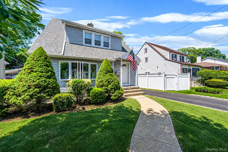 33 Sherman Street, Merrick, NY 11566 - #2