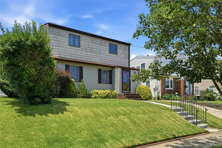 65 Moore Street, New Hyde Park, NY 11040 - #3