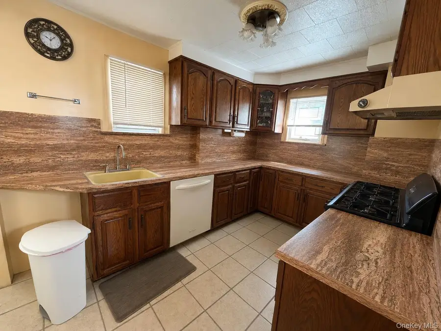 93-27 215th Place, Queens Village, NY 11428 - #2