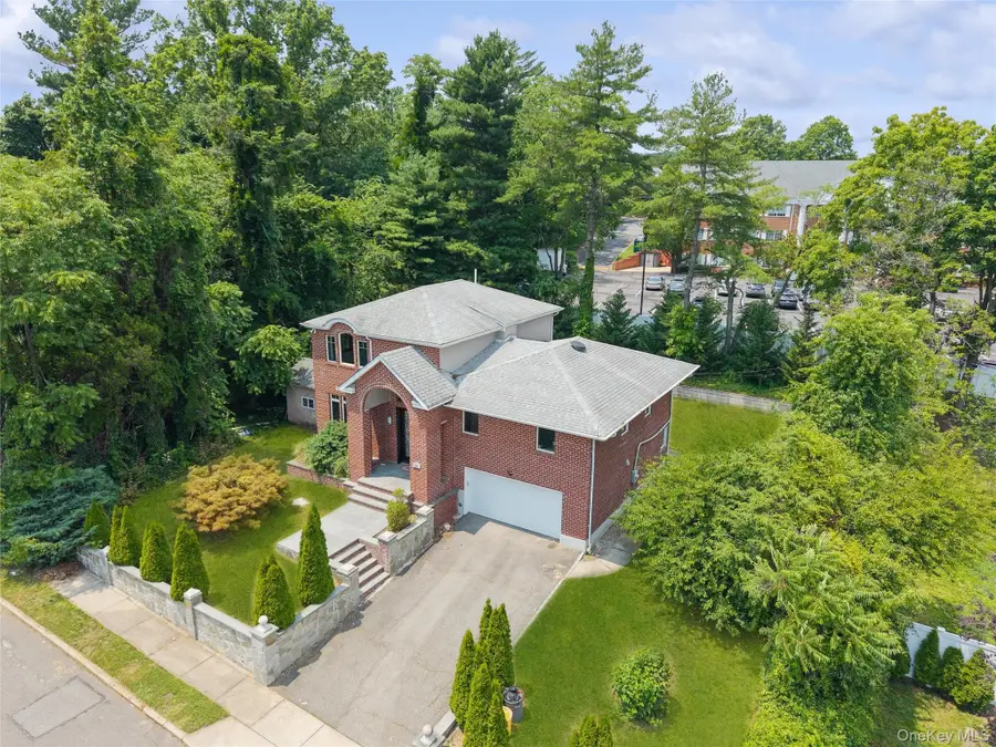 300 Ellen Place, Jericho, NY 11753 - #2
