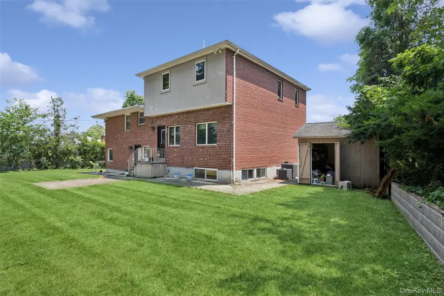 300 Ellen Place, Jericho, NY 11753 - #3