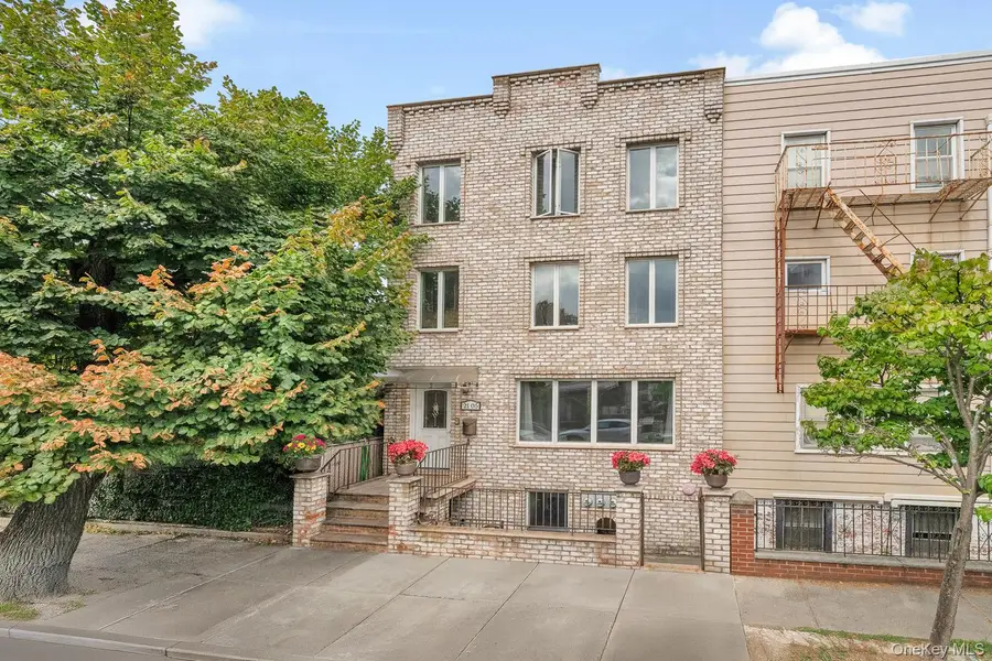 2105 33rd Avenue, Astoria, NY 11106 - #2