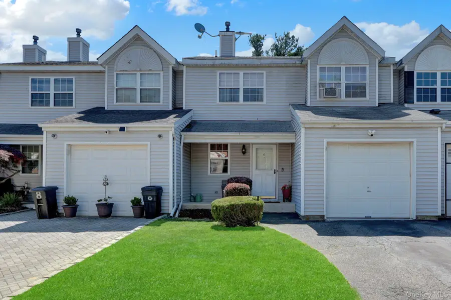6 Beech Street, Central Islip, NY 11722 - #3