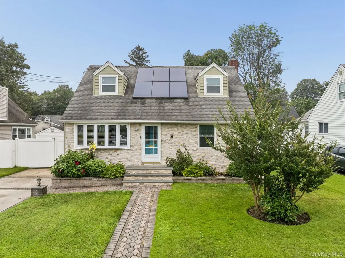 3 Hillcrest Drive, Westbury, NY 11590 - #1
