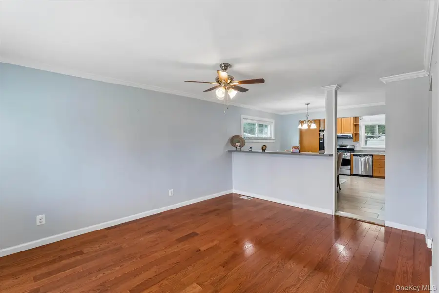 3 Hillcrest Drive, Westbury, NY 11590 - #3