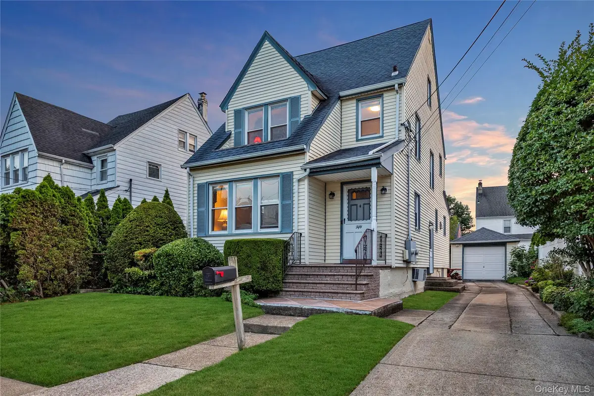 50 Elgin Road, Valley Stream, NY 11581 - #1