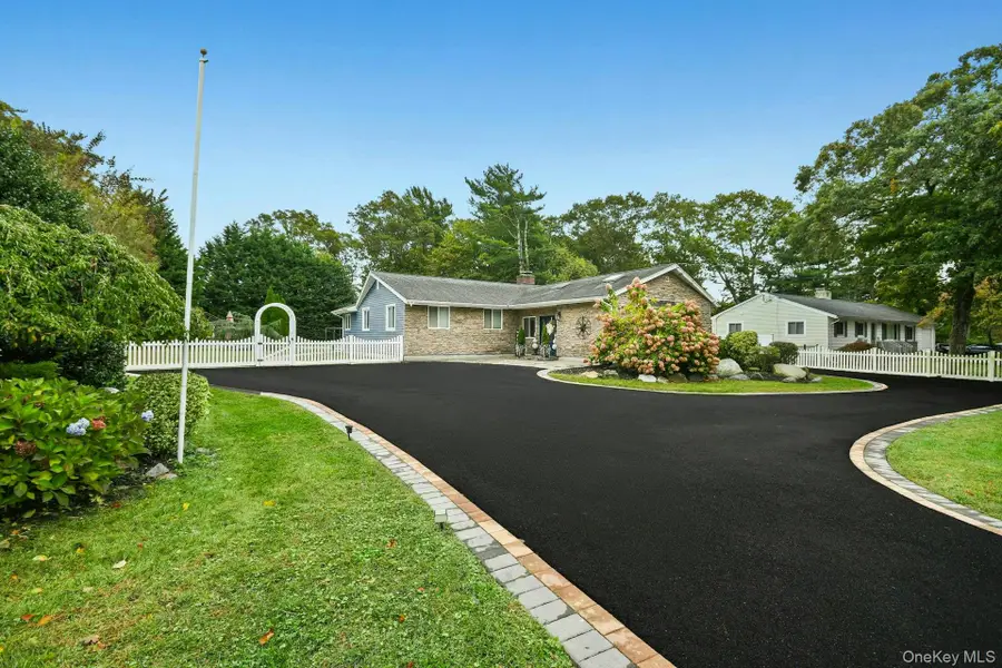 703 Lincoln Avenue, Sayville, NY 11782 - #2